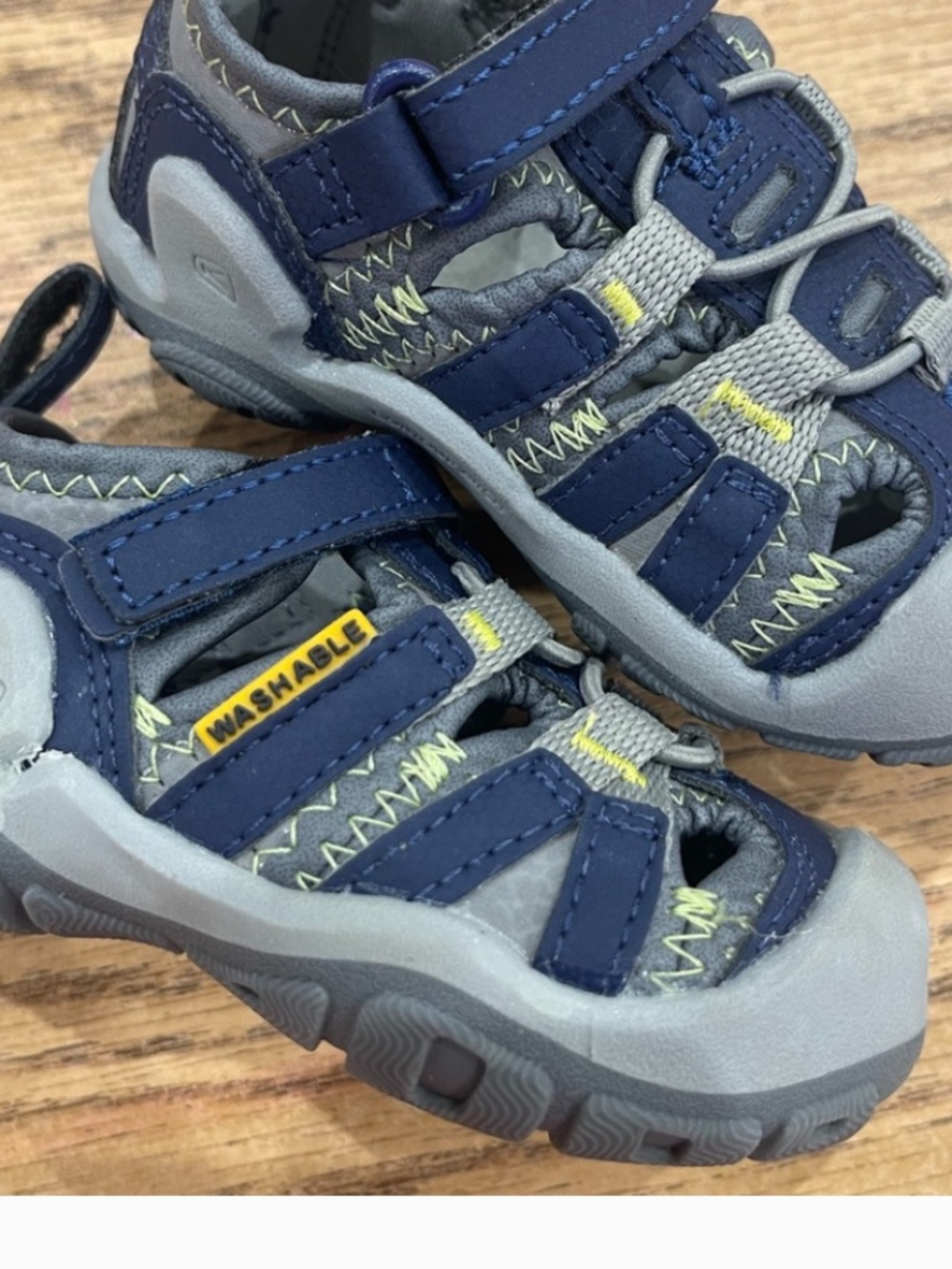 KEEN Unisex-Child Knotch Creek Casual Comfortable Sandals size 5